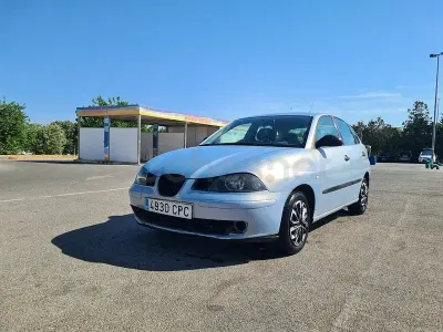 Usado Seat Ibiza Sport 75 CV (55 kW) 2004 Azul Utilitario