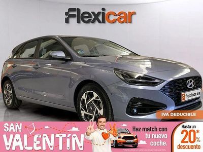 Usado Hyundai i30 120 CV (88 kW) 2024 Gris / plata Berlina