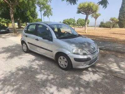 Usado Citroën C3 Exclusive 92 CV (67 kW) 2004 Gris / plata Berlina