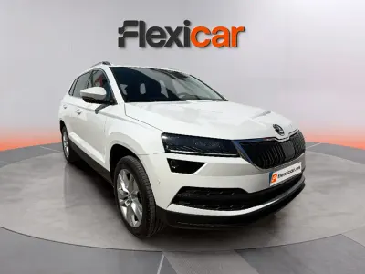 Usado Skoda Karoq Ambition 110 CV (80 kW) 2021 Blanco SUV