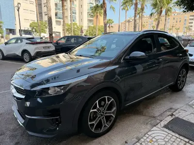 Usado Kia XCeed 160 CV (117 kW) 2021 Gris / plata SUV