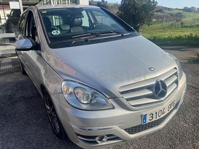 Usado Mercedes B180 109 CV (80 kW) 2010 Gris / plata Monovolumen