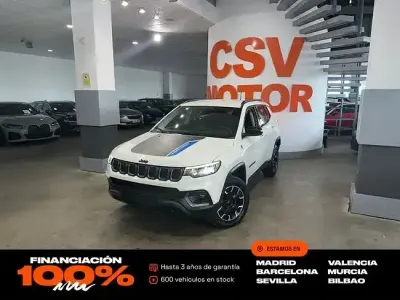 Begagnad Jeep Compass Trailhawk 241 HK (177 kW) 2023 Vit SUV