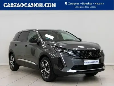 Usado Peugeot 5008 Allure 130 CV (95 kW) 2021 Gris SUV