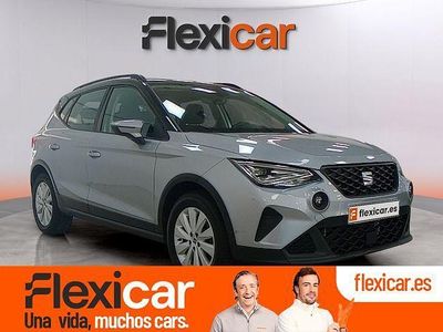Usado Seat Arona Style 110 CV (80 kW) 2023 Blanco SUV