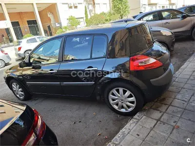Usado Renault Mégane Expression 105 CV (77 kW) 2007 Negro Berlina