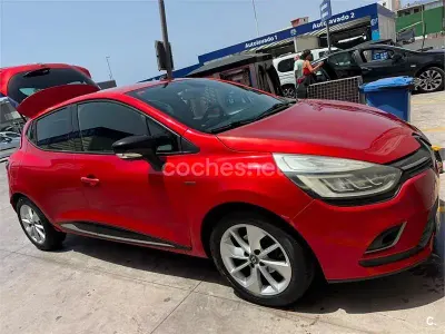 Usado Renault Clio IV LIMITED 90 CV (66 kW) 2018 Rojo Berlina
