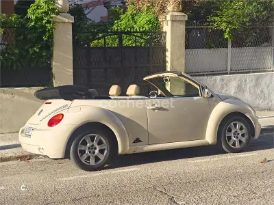 Usado VW New Beetle 102 CV (75 kW) 2004 Blanco Utilitario
