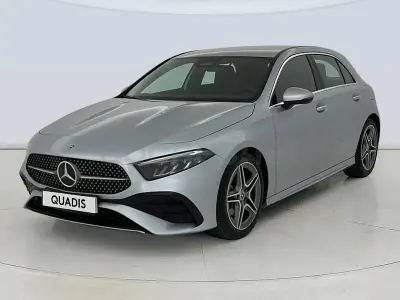 Usado Mercedes A180 136 CV (100 kW) 2025 Gris / plata Berlina