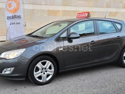 Usado Opel Astra Selective 110 CV (80 kW) 2011 Verde Berlina