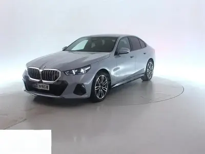 Usado BMW 520 Comfort Edition 197 CV (144 kW) 2025 Gris / plata Berlina