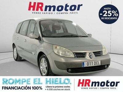 Usado Renault Grand Scénic II Privilege 121 CV (88 kW) 2004 Beige Monovolumen