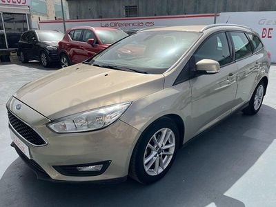 Usado Ford Focus Trend 115 CV (84 kW) 2014 Marrón Familiar