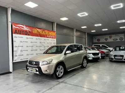 Usado Toyota RAV4 Premium 177 CV (130 kW) 2008 Marrón SUV