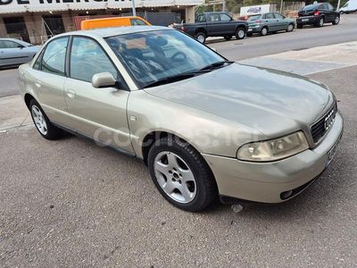 Beige Usado 1999 Audi A4 Berlina | 3900 € (Un poco caro)