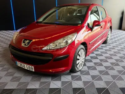 Usado Peugeot 207 75 HP (55 kW) 2008 Vermelho Sedan