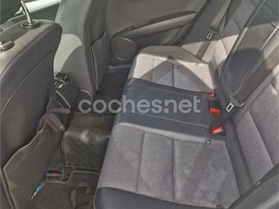 Usado Mercedes C220 Avantgarde 170 CV (125 kW) 2009 Gris / plata Berlina