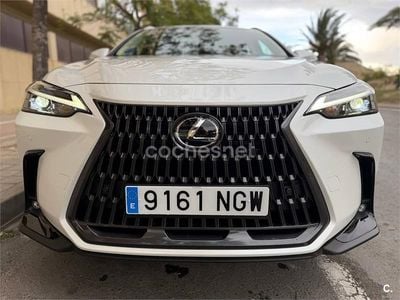 Gris / plata Usado 2025 Lexus NX450h+ SUV | 54.500 € (Precio justo)