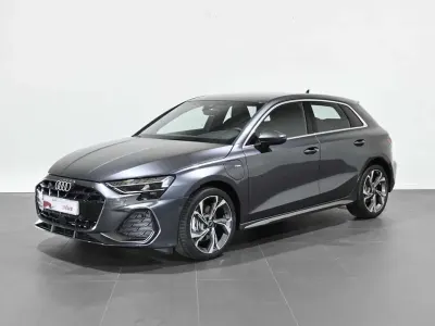 Usado Audi A3 Sportback S-Line 204 CV (150 kW) 2025 Gris Utilitario