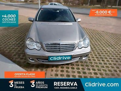 Usado Mercedes C200 Elegance 136 CV (100 kW) 2006 Gris / plata Berlina