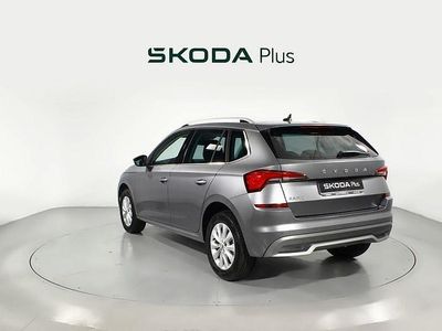 Usado Skoda Kamiq 110 CV (80 kW) 2022 Gris SUV