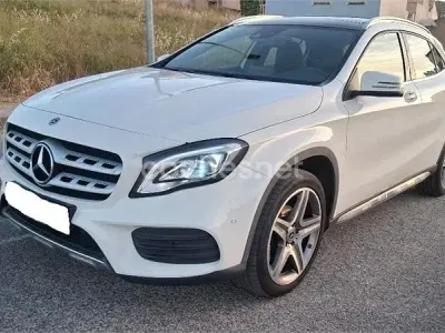 Usado Mercedes GLA200 AMG line 136 CV (100 kW) 2018 Blanco SUV