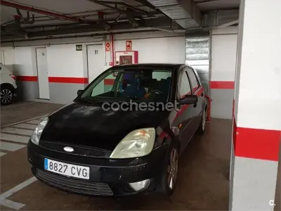 Käytetty Ford Fiesta Trend 100 HP (73 kW) 2004 Musta Viistoperä