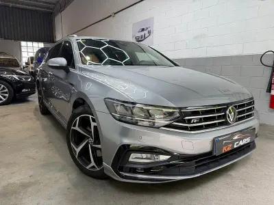 Usado VW Passat R-line 150 CV (110 kW) 2020 Gris / plata Familiar