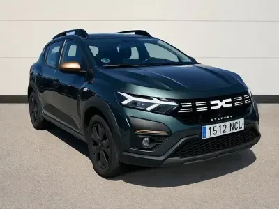 Usado Dacia Sandero Extreme 101 CV (74 kW) 2025 Verde Berlina