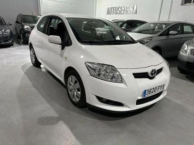 Begagnad Toyota Auris 90 HK (66 kW) 2007 Vit Halvkombi
