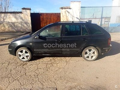 Usado Skoda Fabia Comfort 101 CV (74 kW) 2005 Azul Familiar