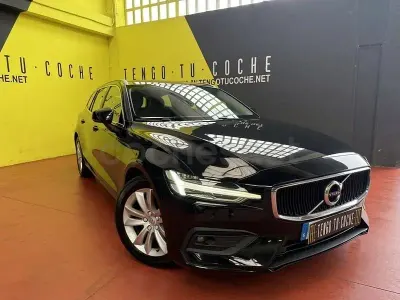 Usado Volvo V60 Momentum 197 CV (144 kW) 2021 Negro Familiar