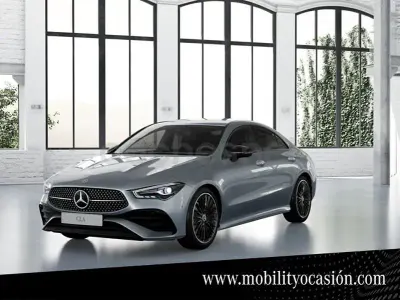 Usado Mercedes CLA220 AMG line 190 CV (139 kW) 2025 Gris / plata Berlina