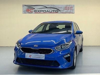 Usado Kia Ceed 100 CV (73 kW) 2019 Azul Utilitario