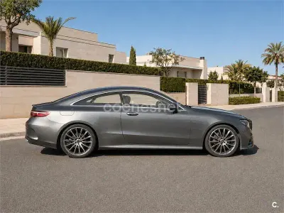 Usado Mercedes E220 194 CV (142 kW) 2019 Gris / plata Coupe