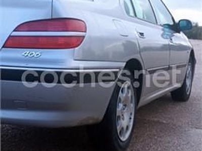 Usado Peugeot 406 90 CV (66 kW) 2000 Gris / plata Berlina