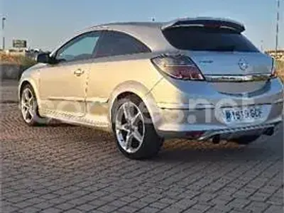 Usado Opel Astra GTC Sport 140 CV (102 kW) 2008 Gris / plata Berlina