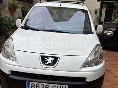 Usado Peugeot Partner Tepee Outdoor 90 CV (66 kW) 2009 Blanco Monovolumen