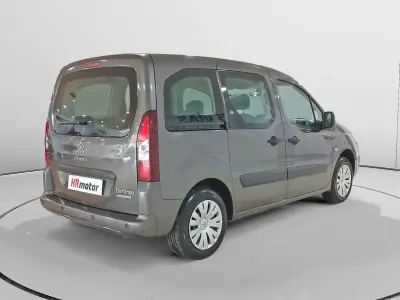 Usado Citroën Berlingo Feel 110 CV (80 kW) 2017 Marrón Monovolumen