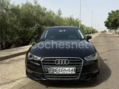 Usado Audi A3 Attraction 110 CV (80 kW) 2016 Negro Berlina