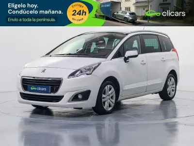 Usado Peugeot 5008 Allure 120 CV (88 kW) 2016 Blanco Monovolumen