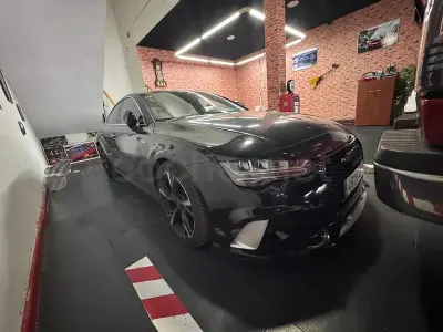 Usado Audi A7 Sportback 320 CV (235 kW) 2018 Negro Utilitario