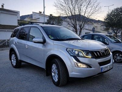 Usado Mahindra XUV500 140 CV (102 kW) 2016 Gris / plata SUV