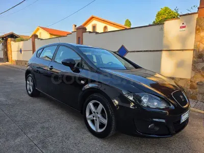 Usado Seat Leon Ecomotive 105 CV (77 kW) 2009 Negro Utilitario
