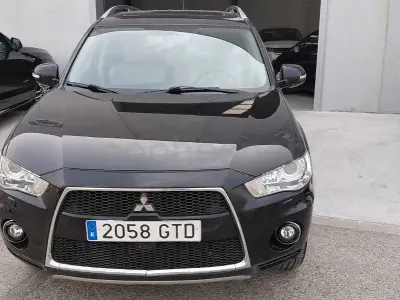 Usado Mitsubishi Outlander Motion 156 CV (114 kW) 2009 Negro SUV