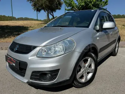 Usado Suzuki SX4 GL 120 CV (88 kW) 2014 Gris / plata SUV