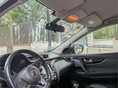 Usado Nissan Qashqai Acenta 115 CV (84 kW) 2021 Blanco SUV