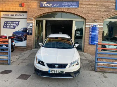 Usado Seat Leon 4Drive 150 CV (110 kW) 2018 Blanco Familiar