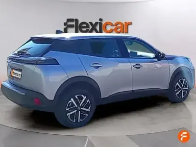 Usado Peugeot 2008 Active 100 CV (73 kW) 2023 Gris SUV