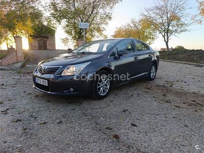Gris / plata Usado 2011 Toyota Avensis Advance Berlina | 6999 € (Precio justo)